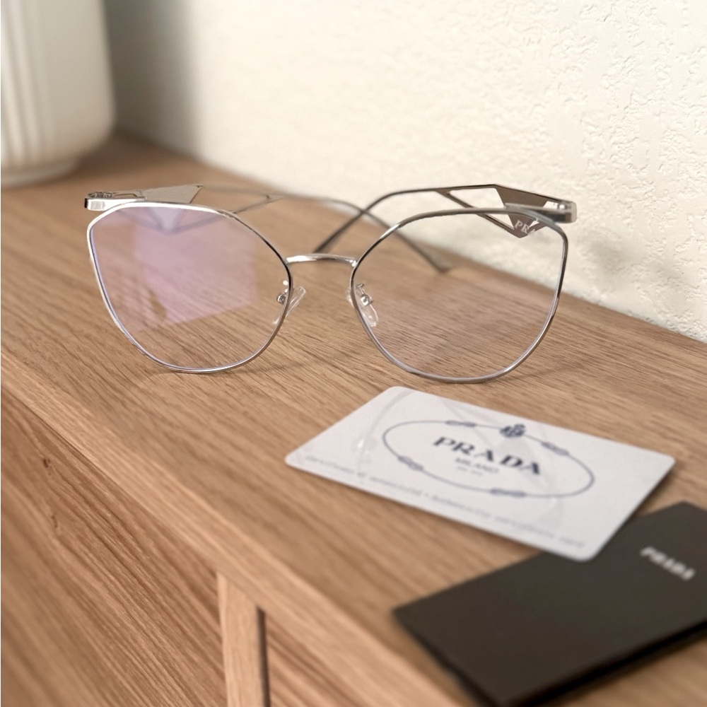 PRADA Geometric Glasses - Sunwear
PR 57YS
